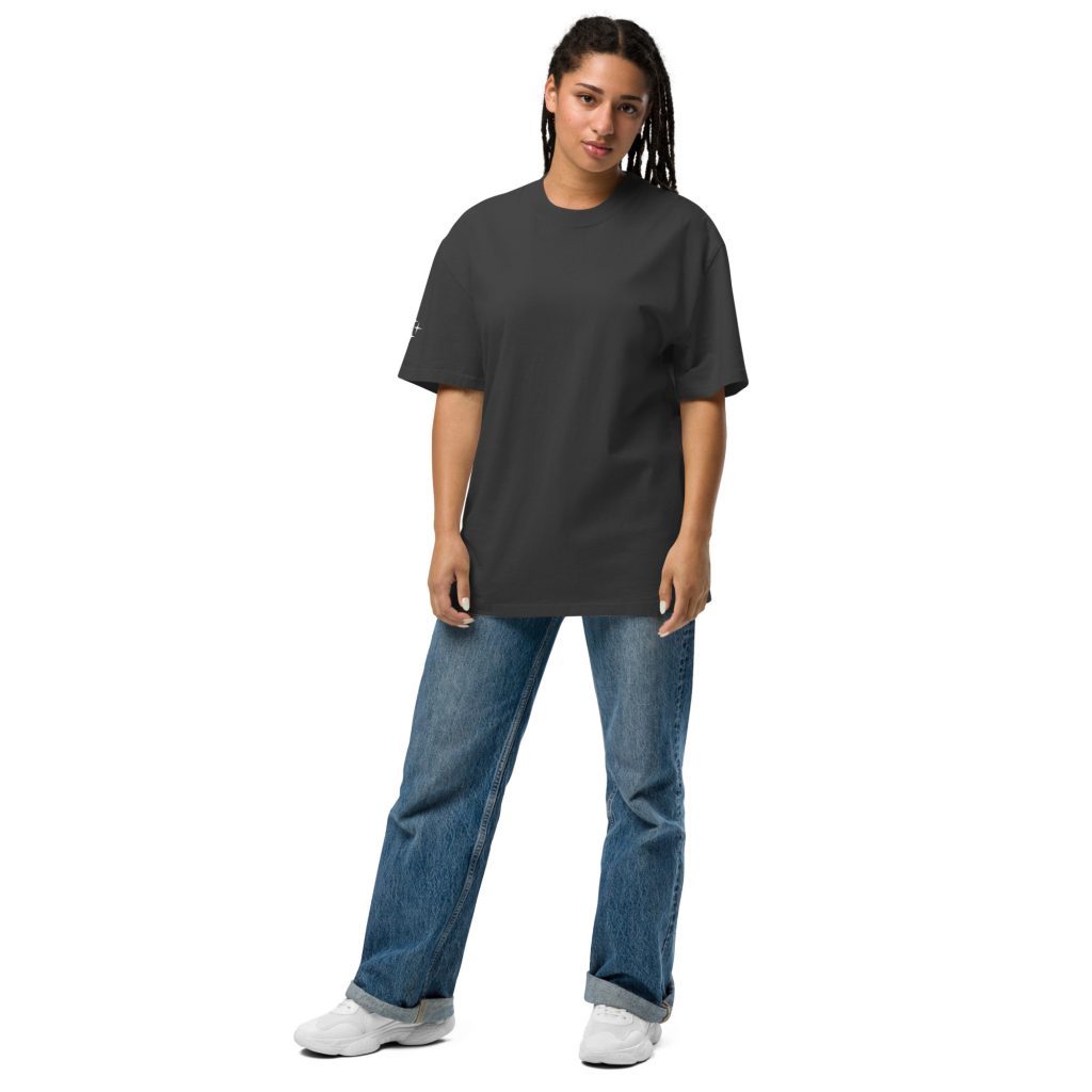 Butterfly Oversized Faded T-Shirt Schwarz von SNAZZY CLOTHING – Vorderansicht