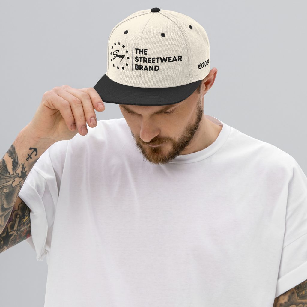 Copyright Snapback Natur-Schwarz von SNAZZY CLOTHING – Rückansicht