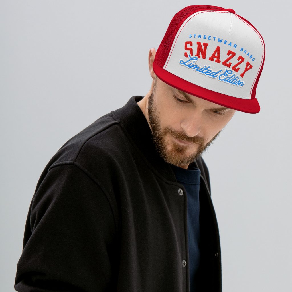 Limited Edition Trucker Snapback Rot-Weiß von SNAZZY CLOTHING – Vorderansicht