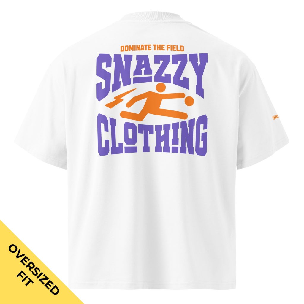 Dominate the Field Oversized T-Shirt Weiß von SNAZZY CLOTHING