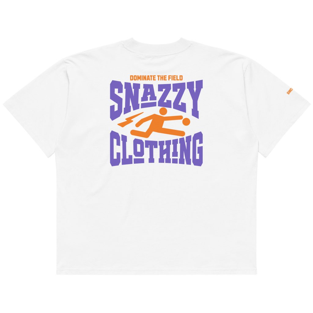 Dominate the Field Oversized T-Shirt Weiß von SNAZZY CLOTHING – Rückansicht