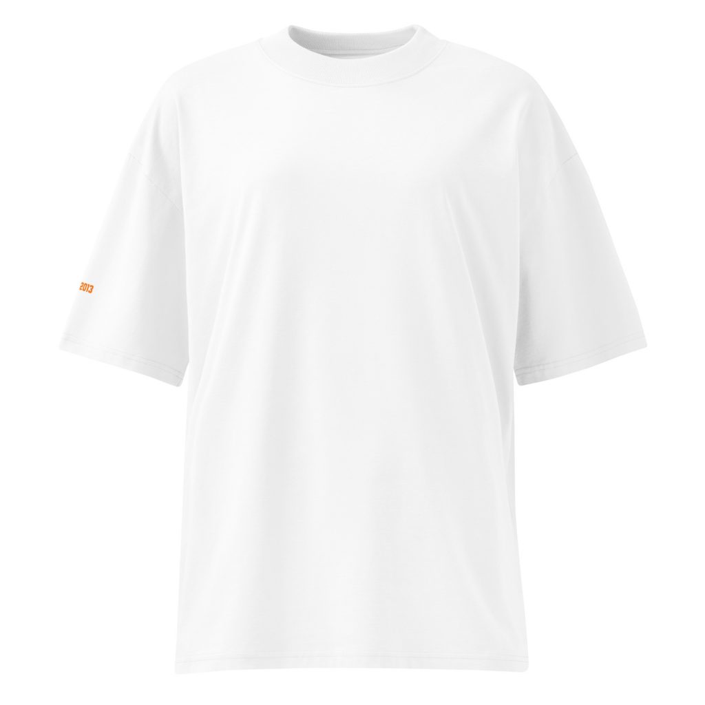 Dominate the Field Oversized T-Shirt Weiß von SNAZZY CLOTHING – Vorderansicht