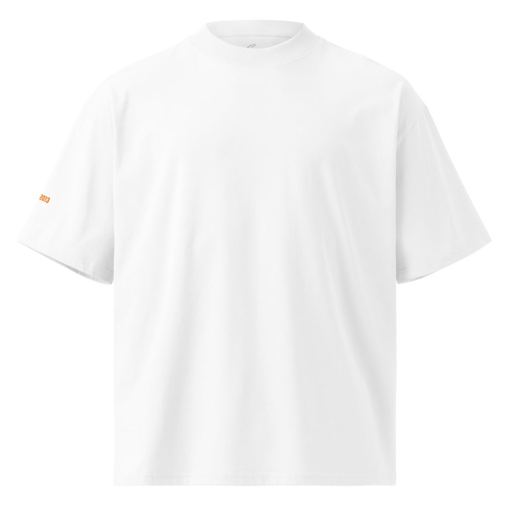 Dominate the Field Oversized T-Shirt Weiß von SNAZZY CLOTHING – Vorderansicht