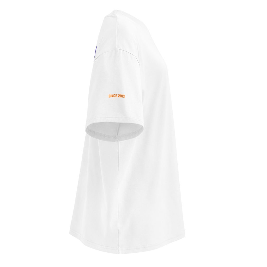Dominate the Field Oversized T-Shirt Weiß von SNAZZY CLOTHING – Seitenansicht